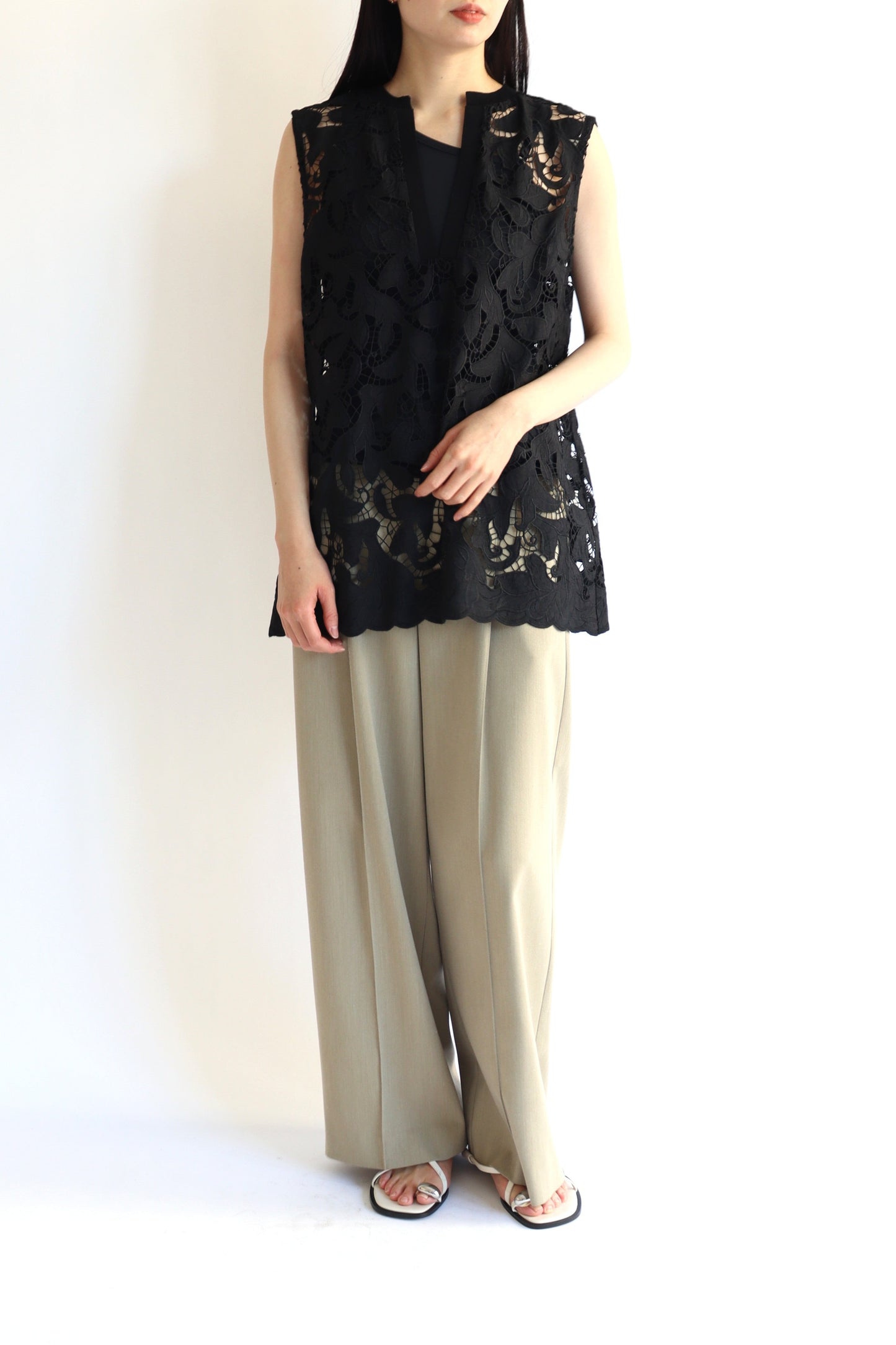 【ACUTA】カットワークレースベスト