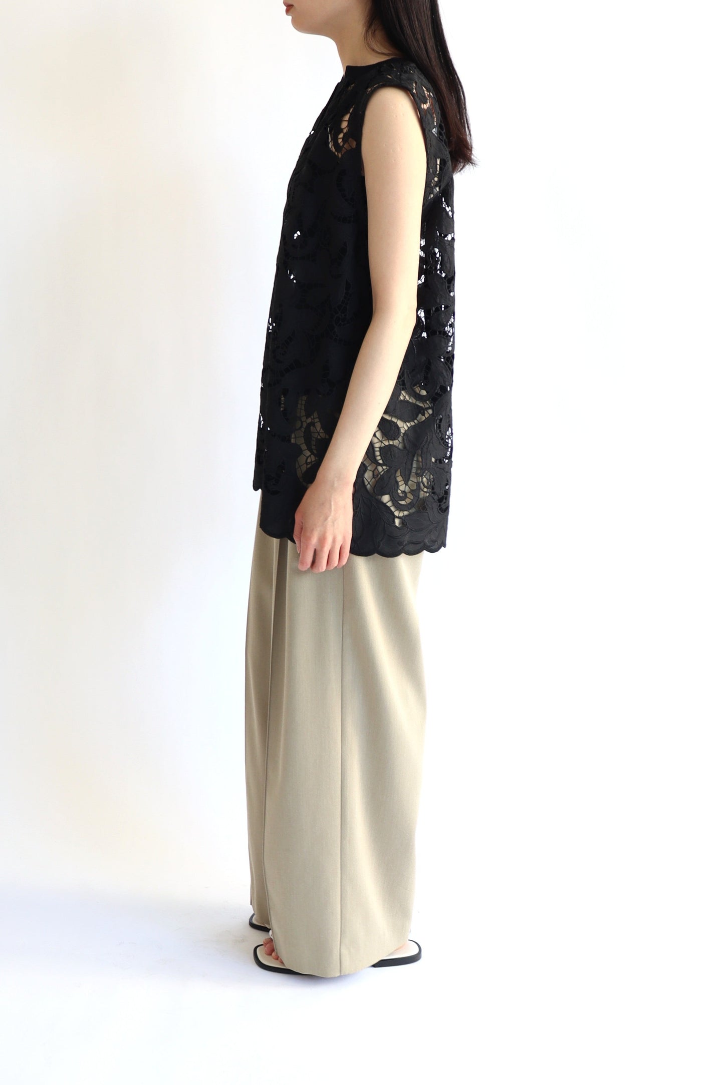 【ACUTA】カットワークレースベスト