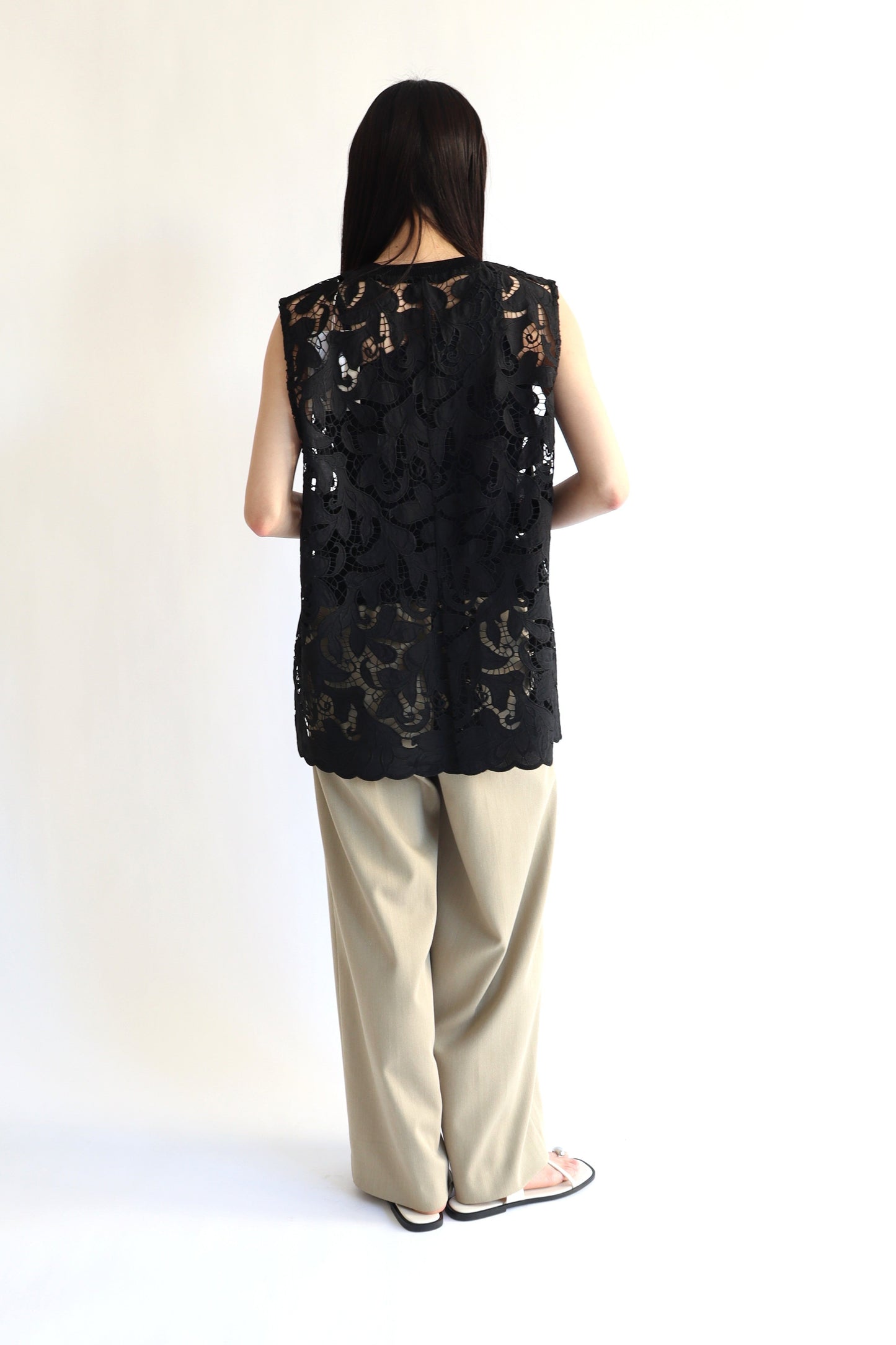 【ACUTA】カットワークレースベスト