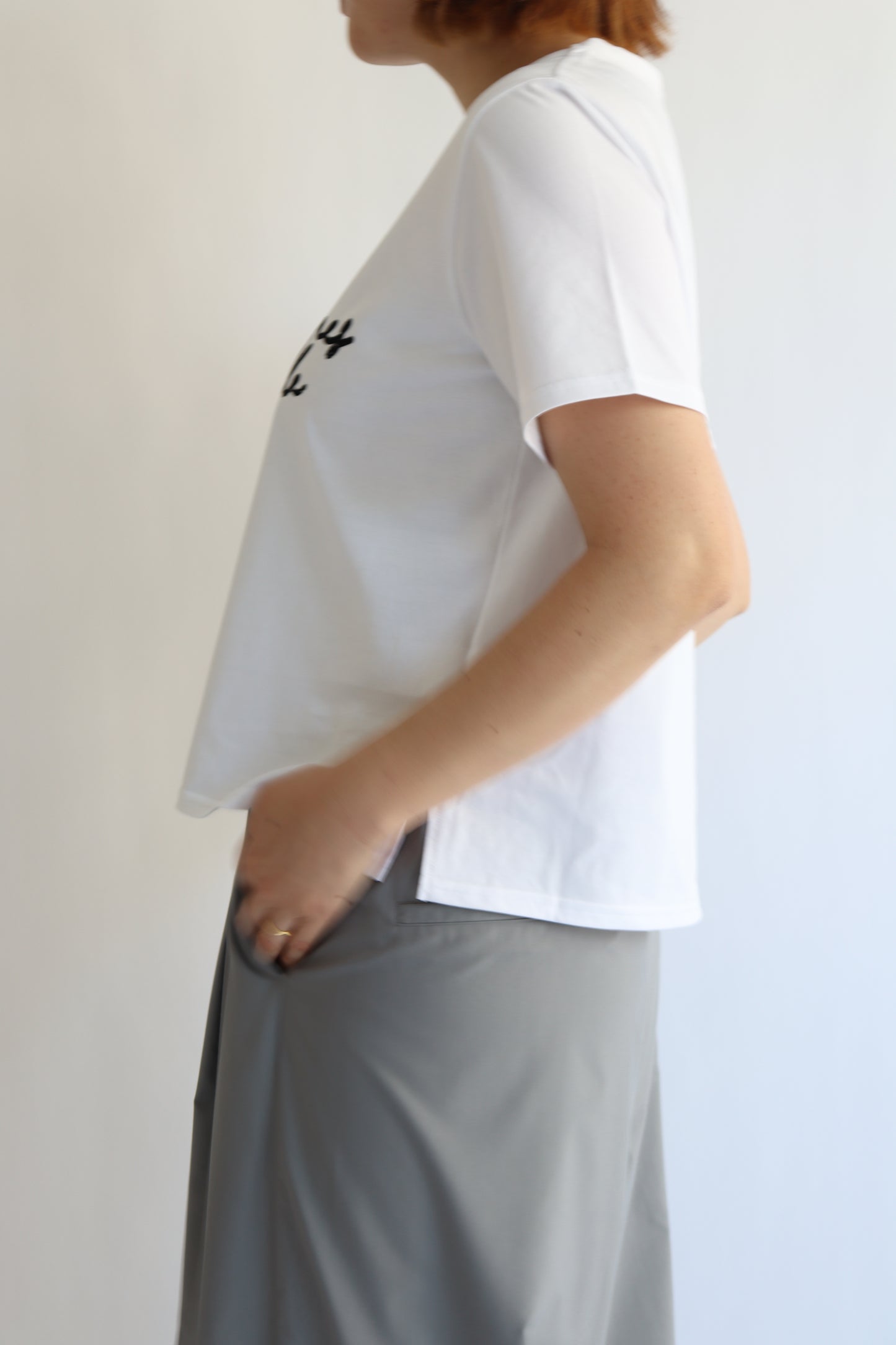 【ACUTA】 かすれロゴTシャツ