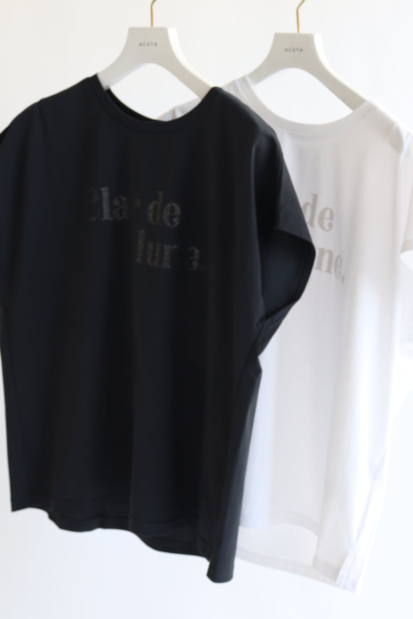 【ACUTA】グリッタープリントTシャツ