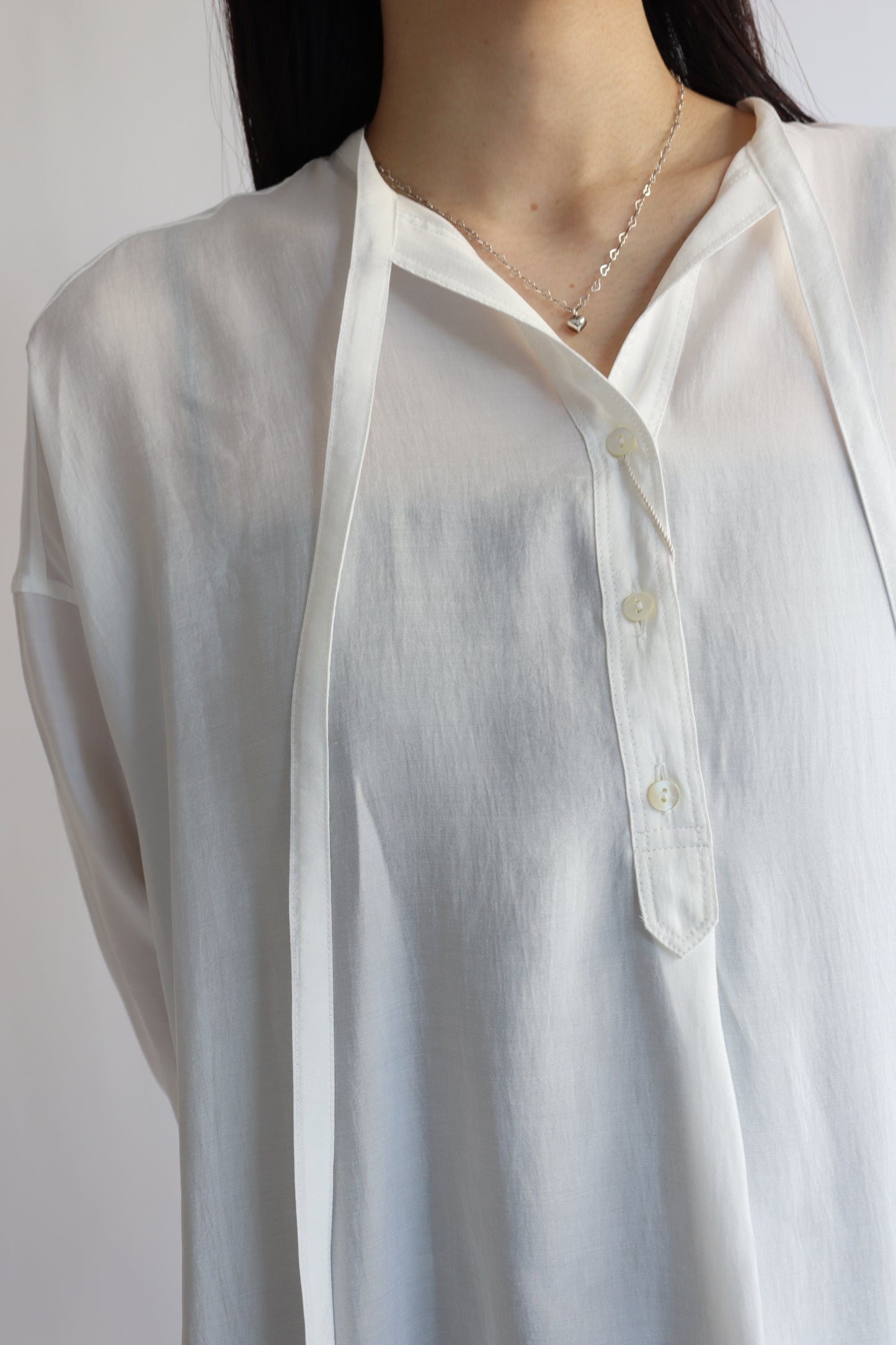 【ACUTA】タイ付きブザムシャツ