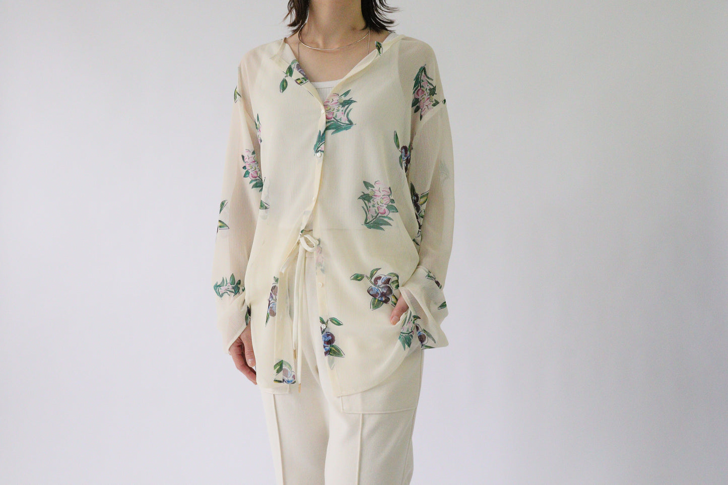 【Kazumi Doi ×ACUTA】Botanicalプリントカラーレスブラウス
