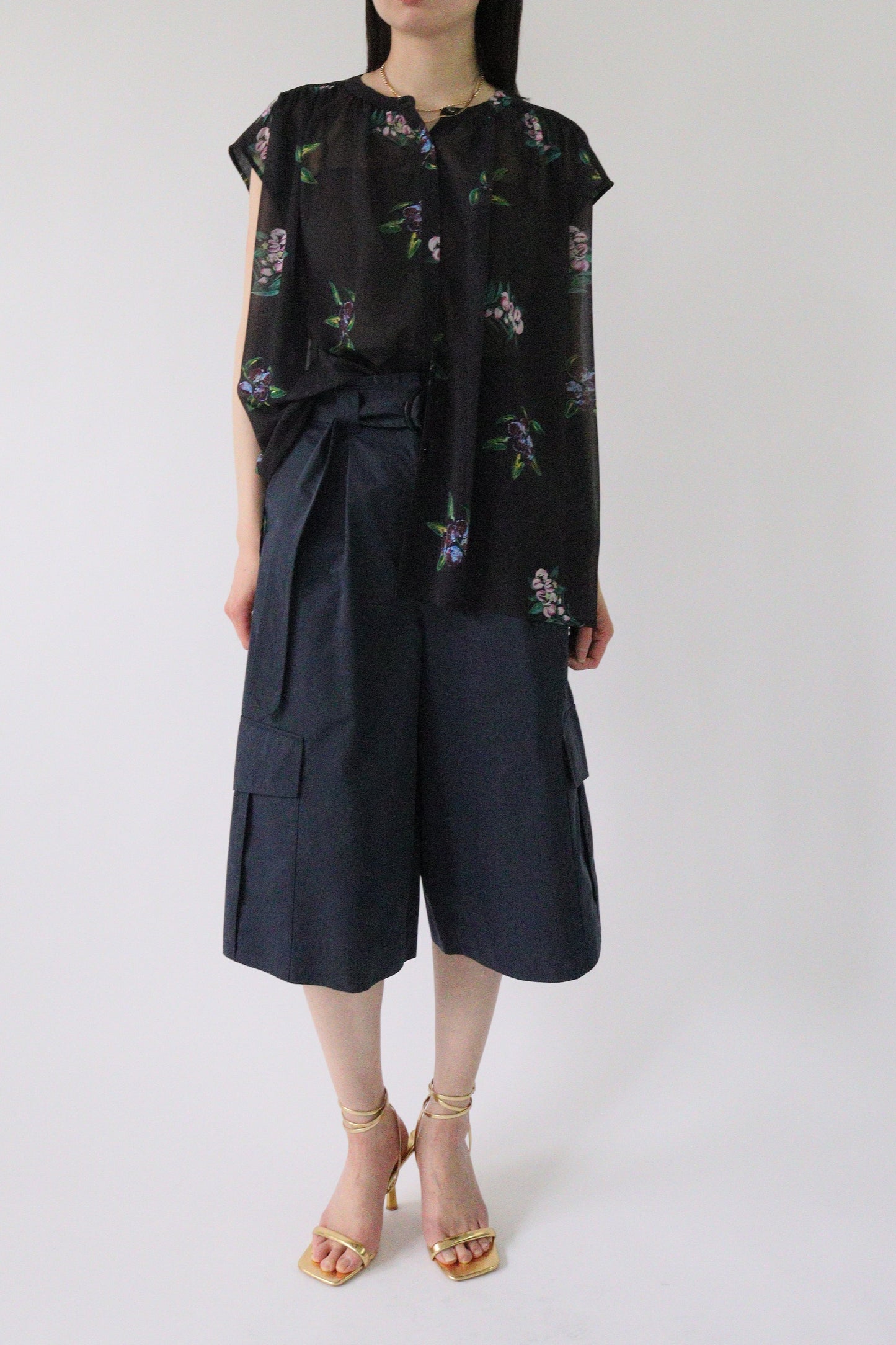 【Kazumi Doi ×ACUTA】Botanicalプリントノースリーブブラウス