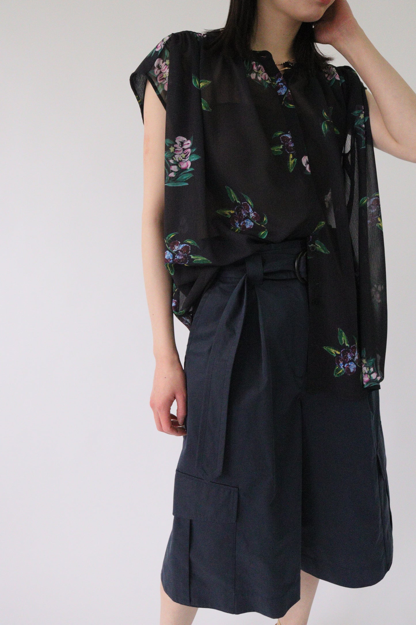 【Kazumi Doi ×ACUTA】Botanicalプリントノースリーブブラウス