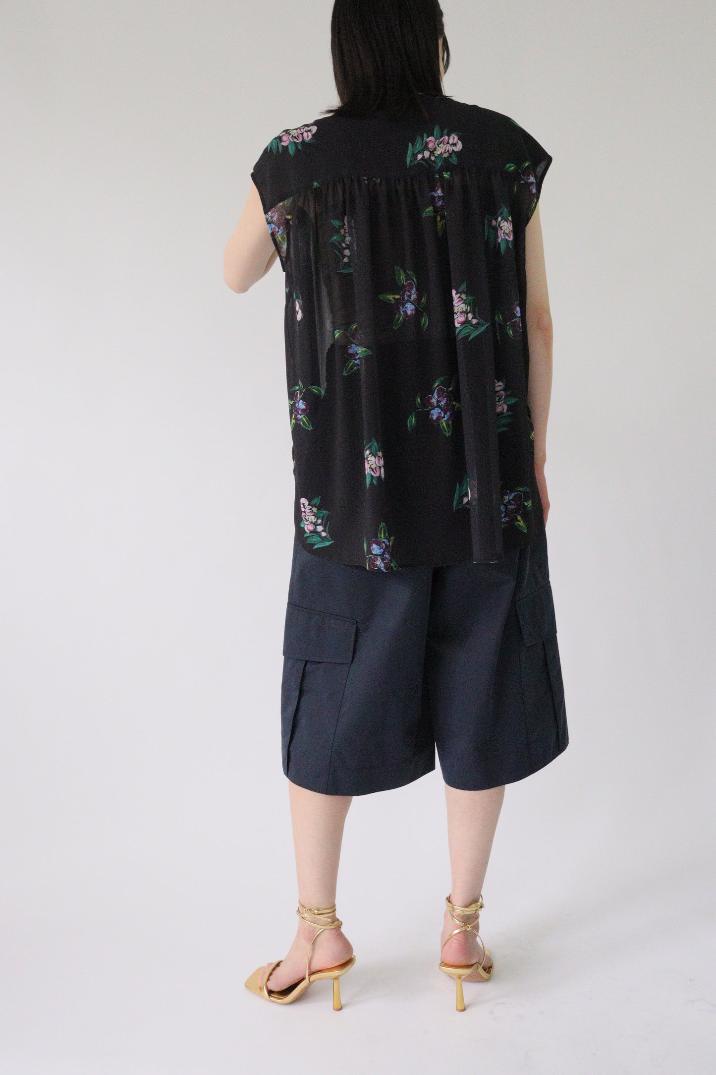 【Kazumi Doi ×ACUTA】Botanicalプリントノースリーブブラウス