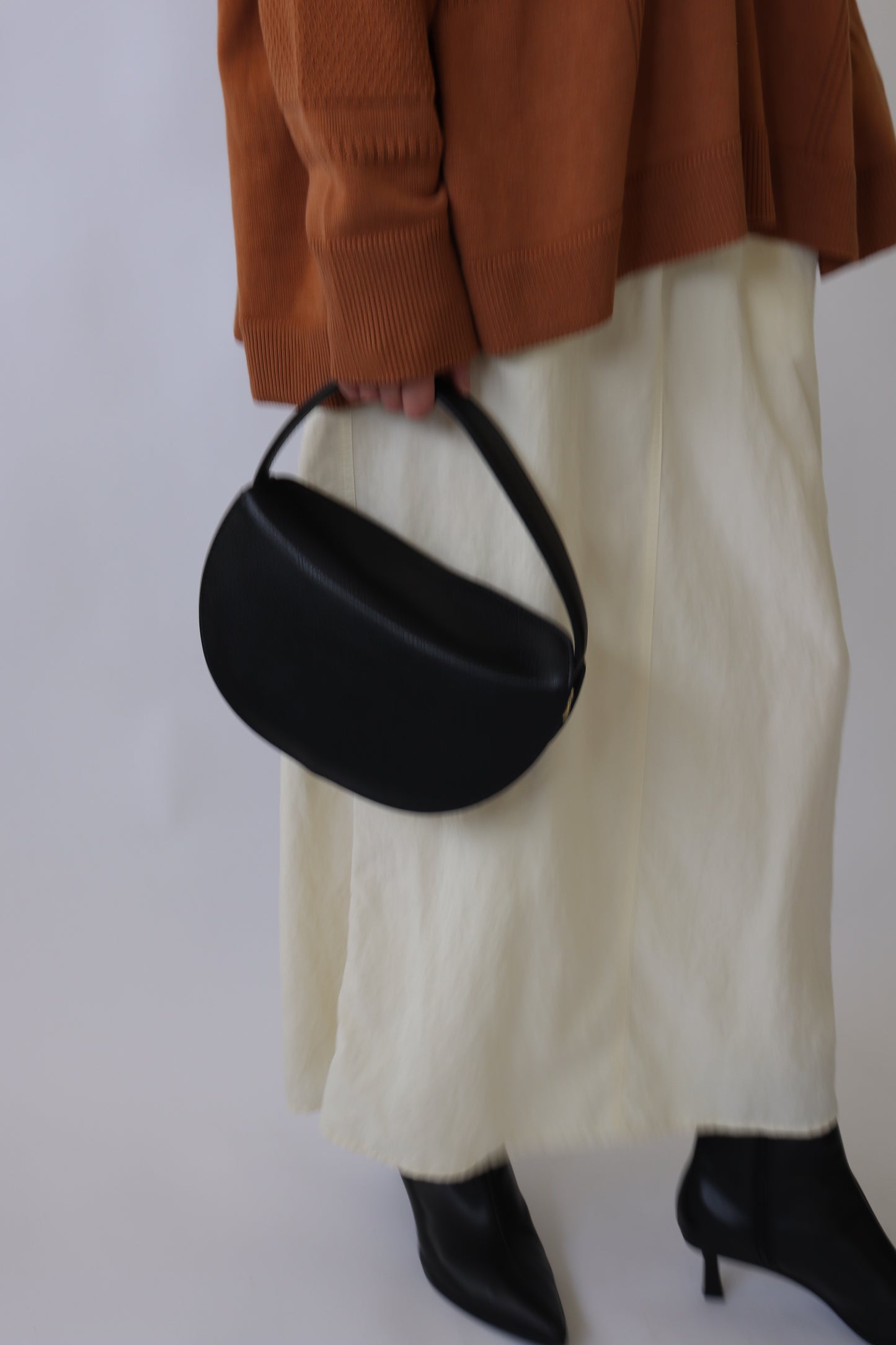 【MILLELA  FIRENZE】2WAYハーフムーンショルダーバッグ