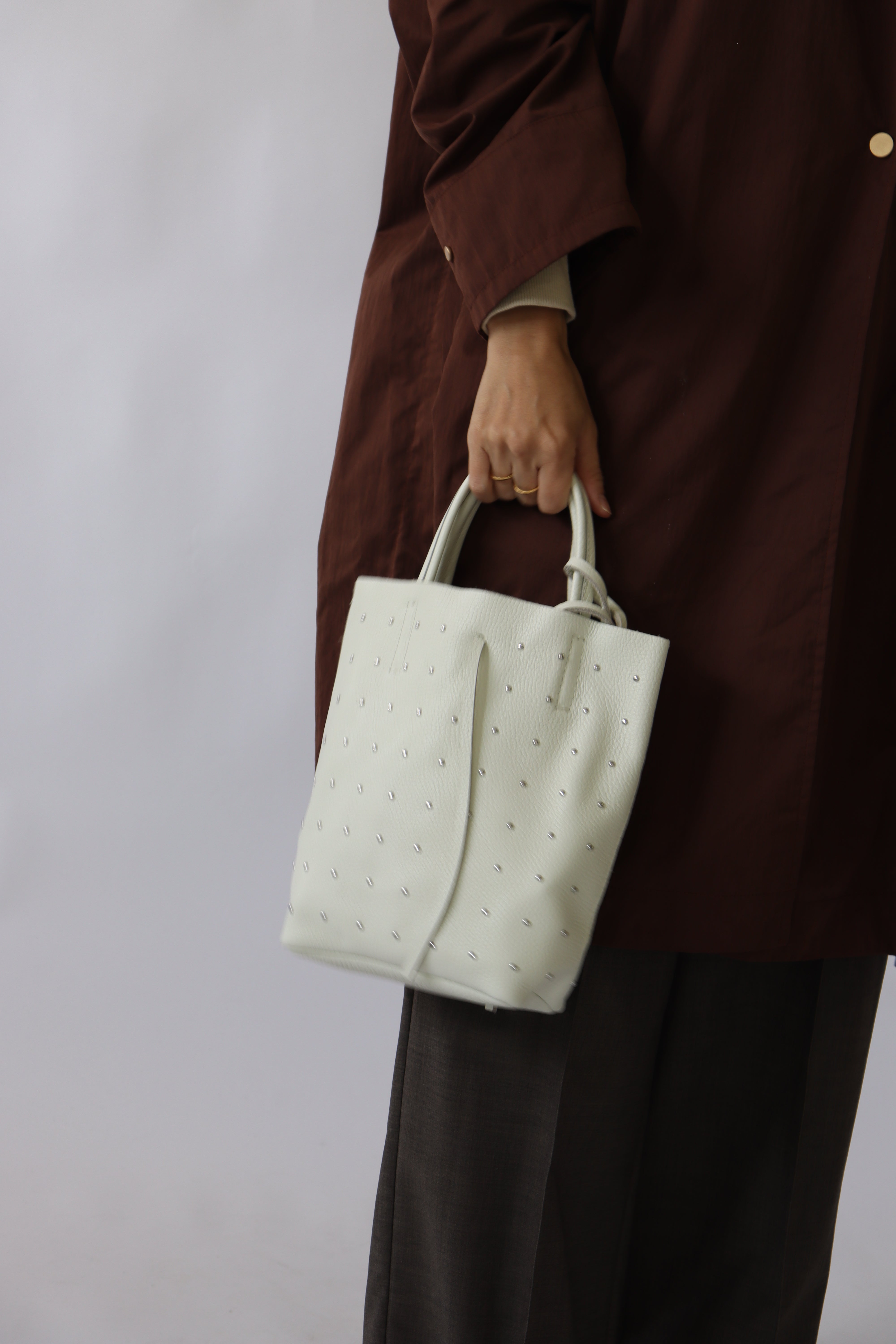 新品 MILLELA FIRENZE アーバンリサーチ スタッズバッグ 2way MILLELA FIRENZE】再入荷 ミレッラフィレンツェ メタリック シルバー