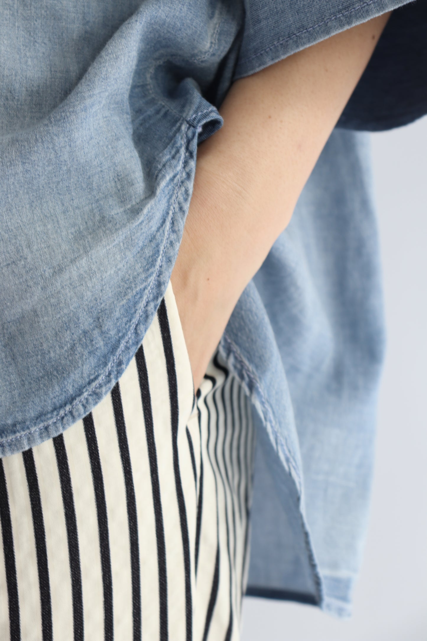 【ACUTA】 シアーデニムビッグカフスシャツ