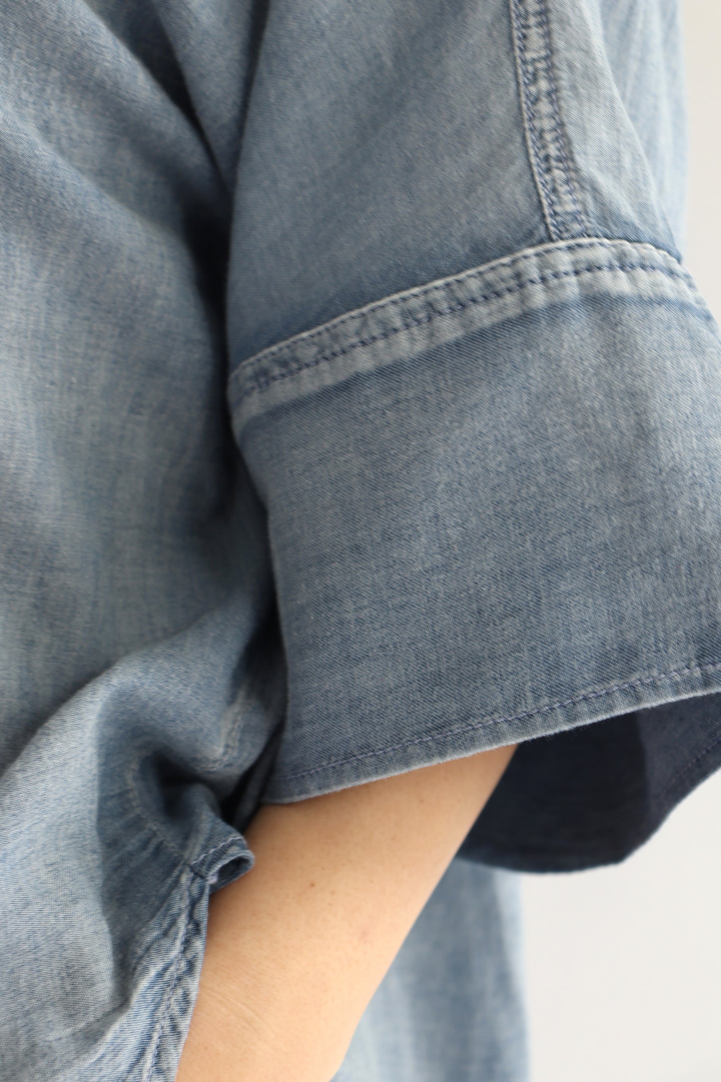 【ACUTA】 シアーデニムビッグカフスシャツ