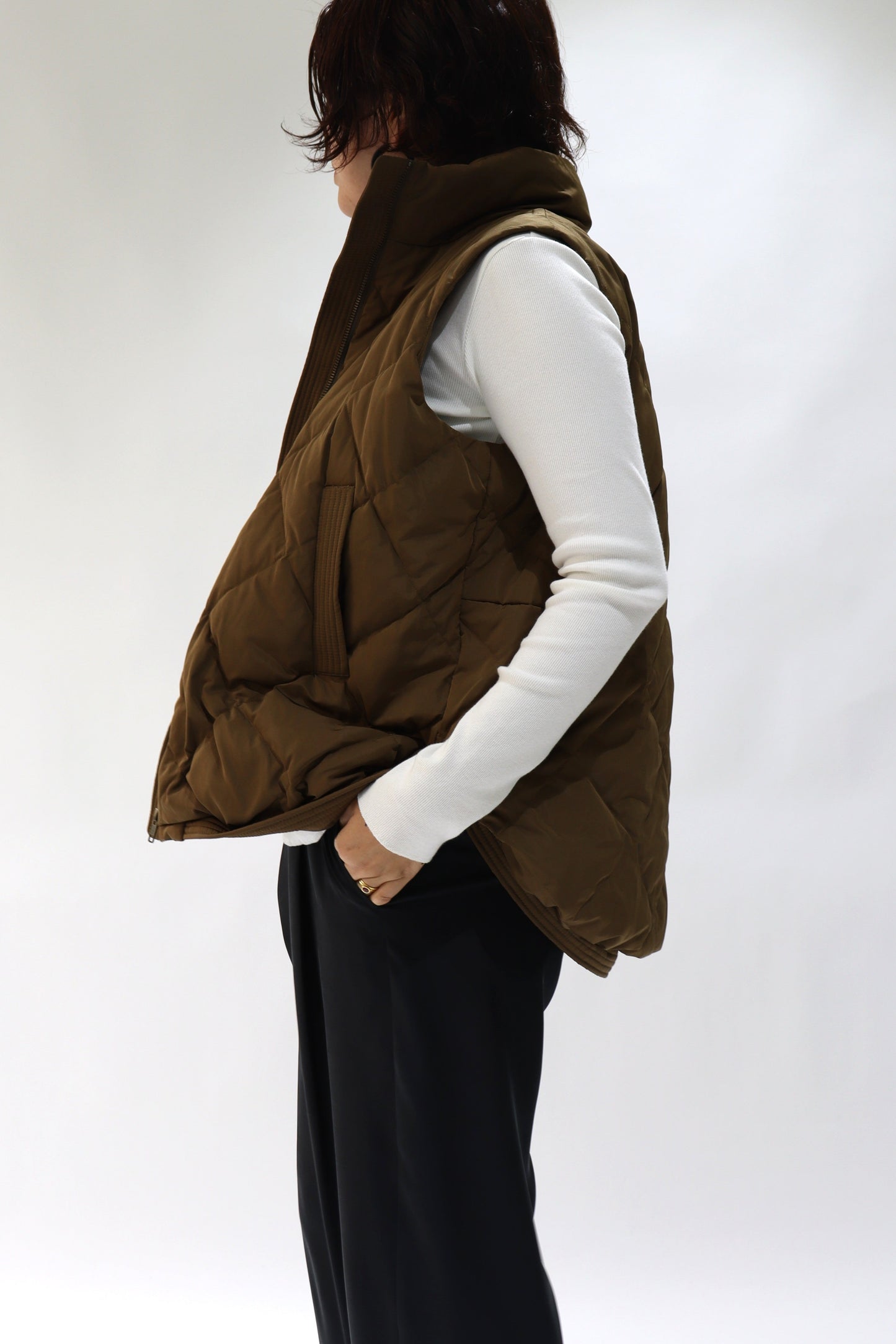 【ACUTA】【PRE ORDER】ダイヤステッチダウンベスト