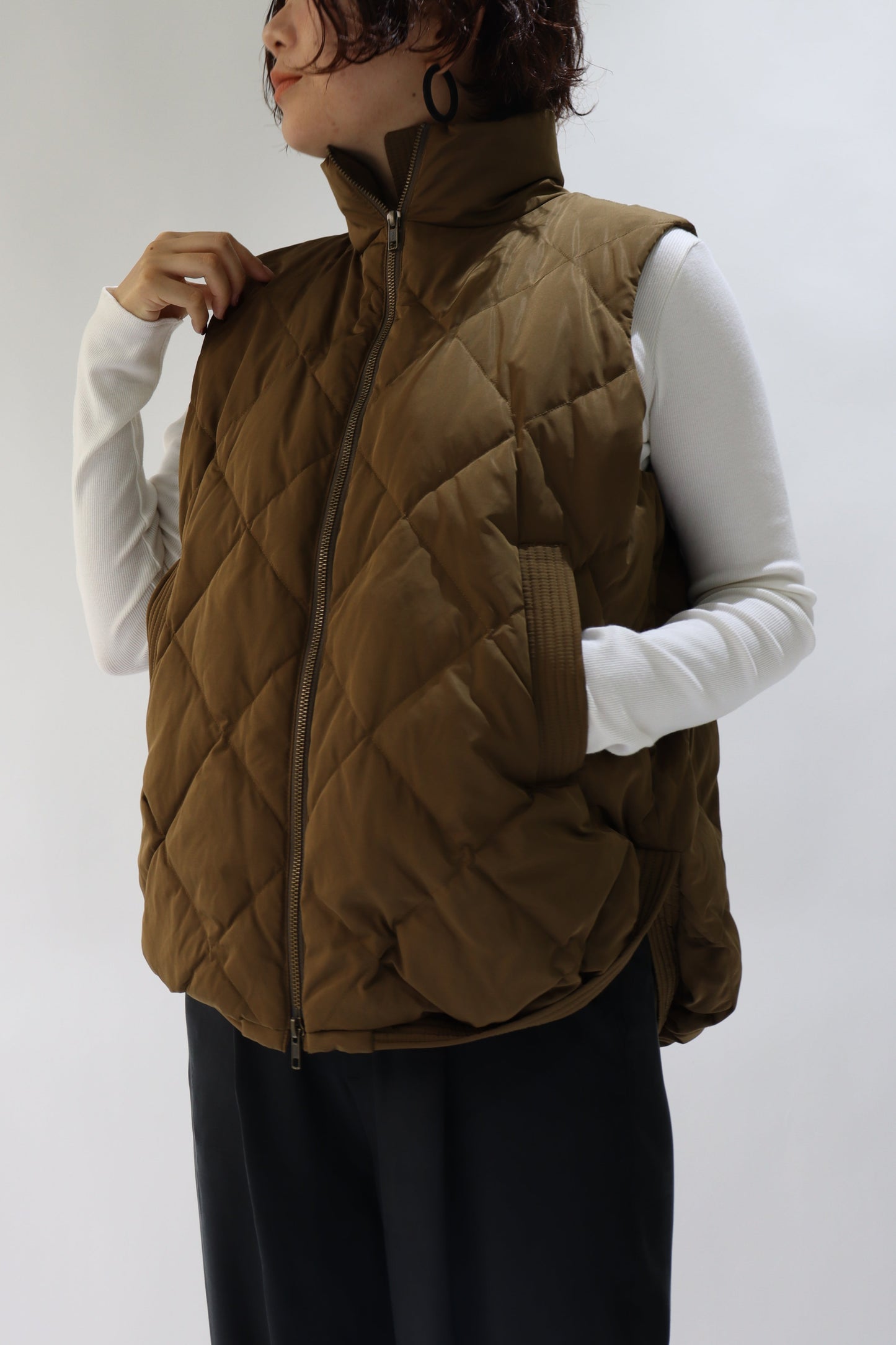 【ACUTA】【PRE ORDER】ダイヤステッチダウンベスト