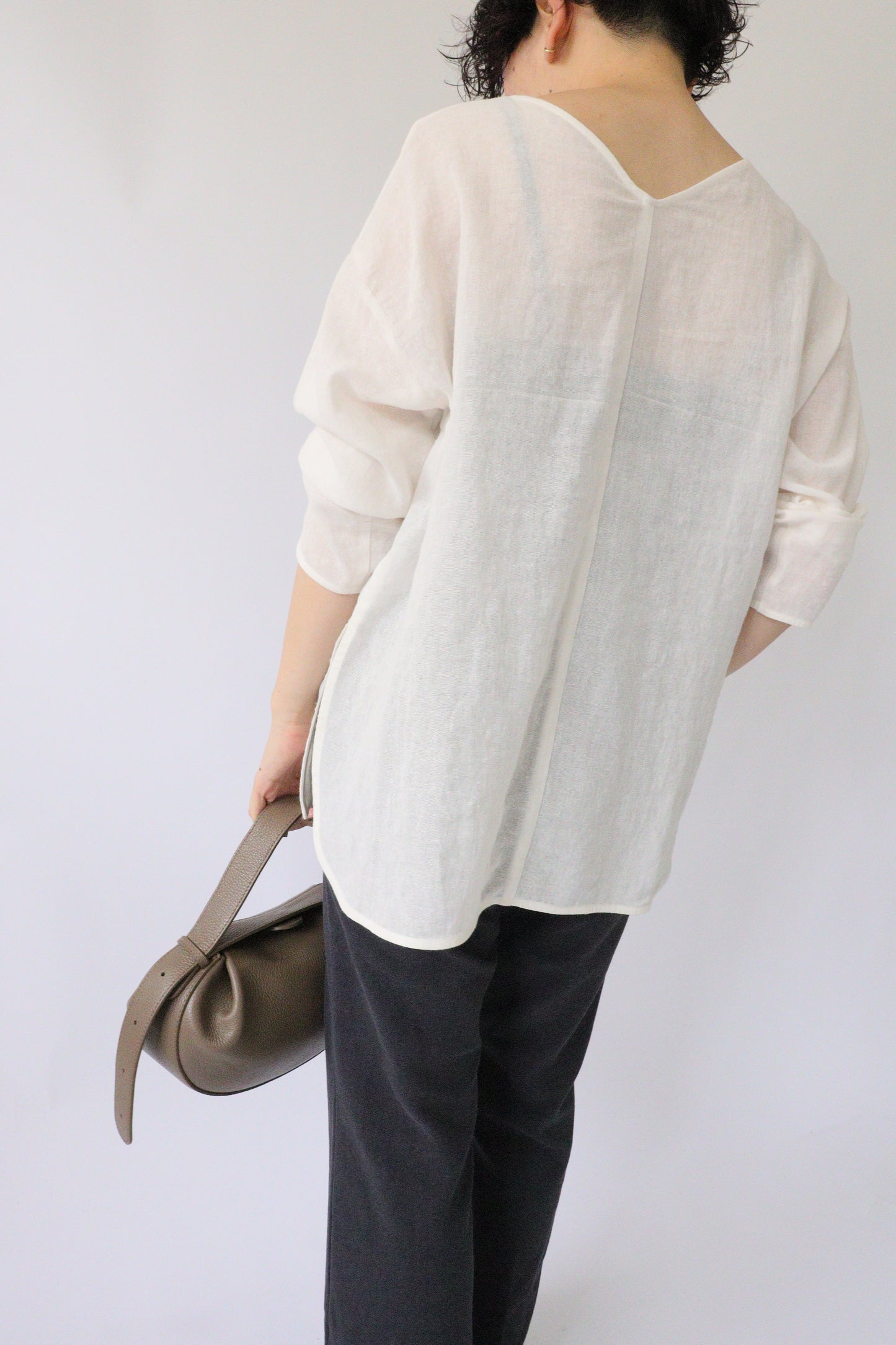 【ACUTA】メッシュリネンルーズトップス