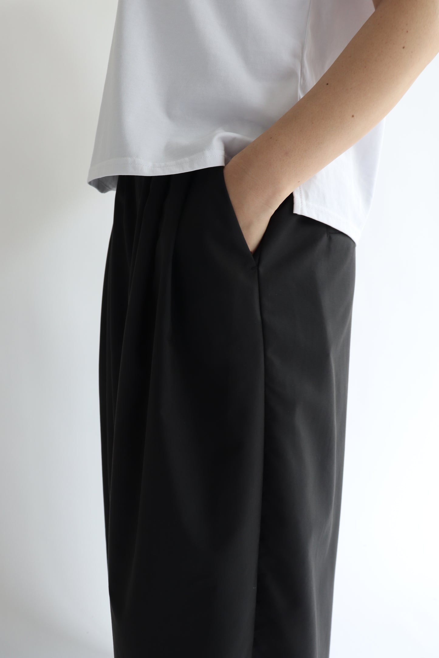 【ACUTA】とろみタックワイドパンツ