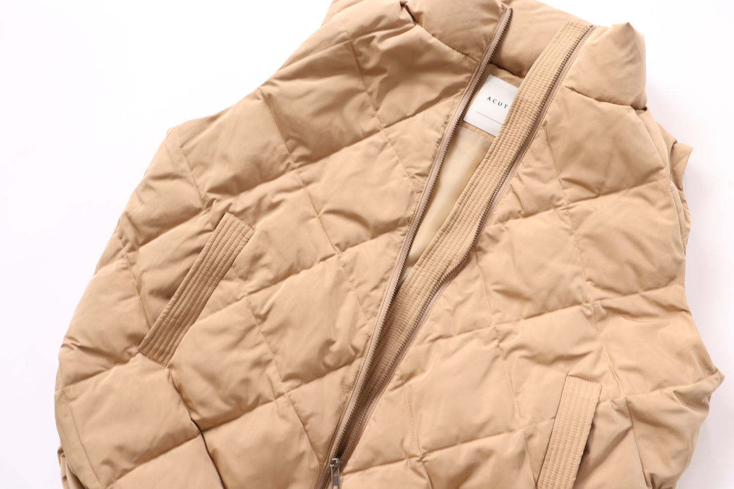 【ACUTA】【PRE ORDER】ダイヤステッチダウンベスト