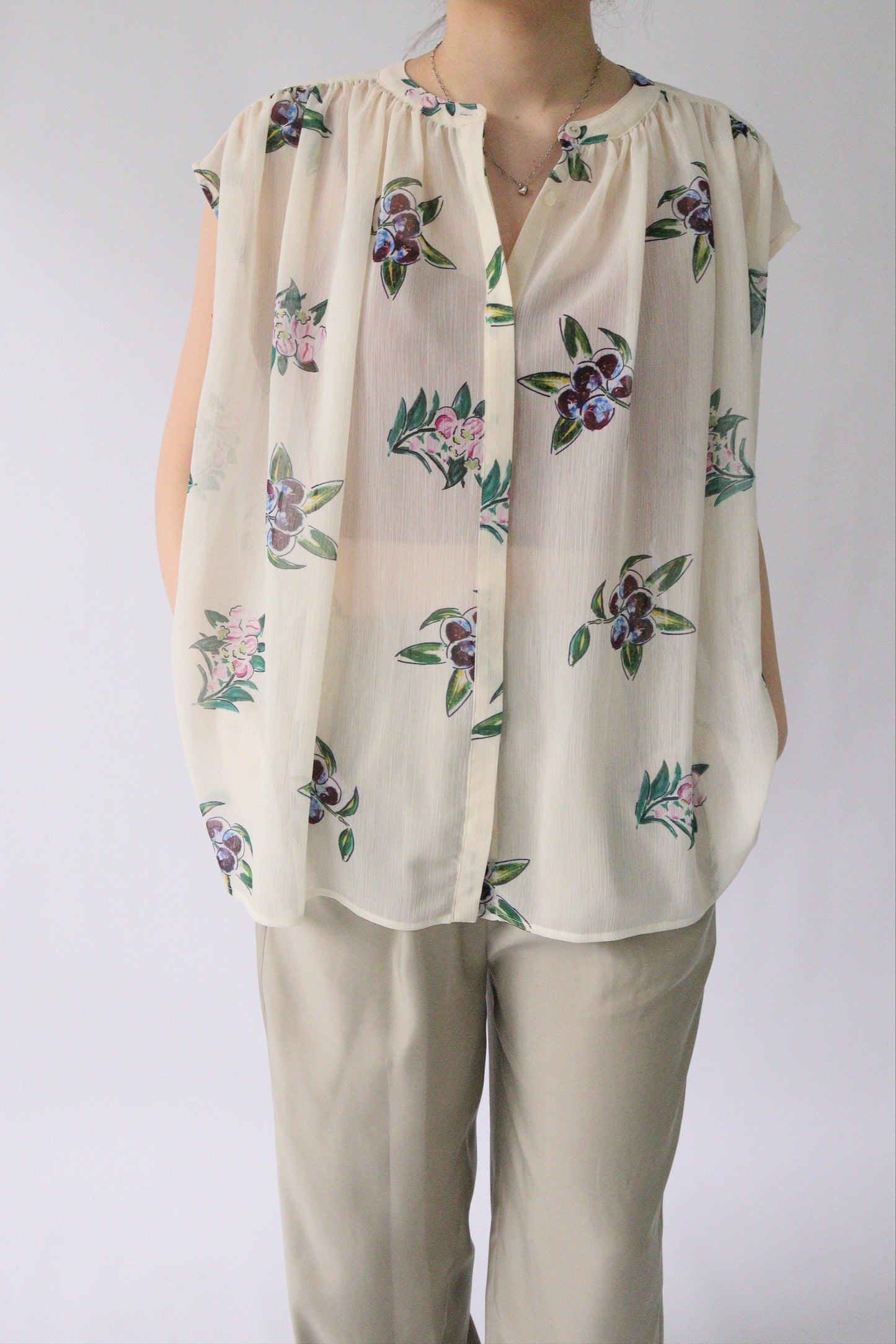 【Kazumi Doi ×ACUTA】Botanicalプリントノースリーブブラウス