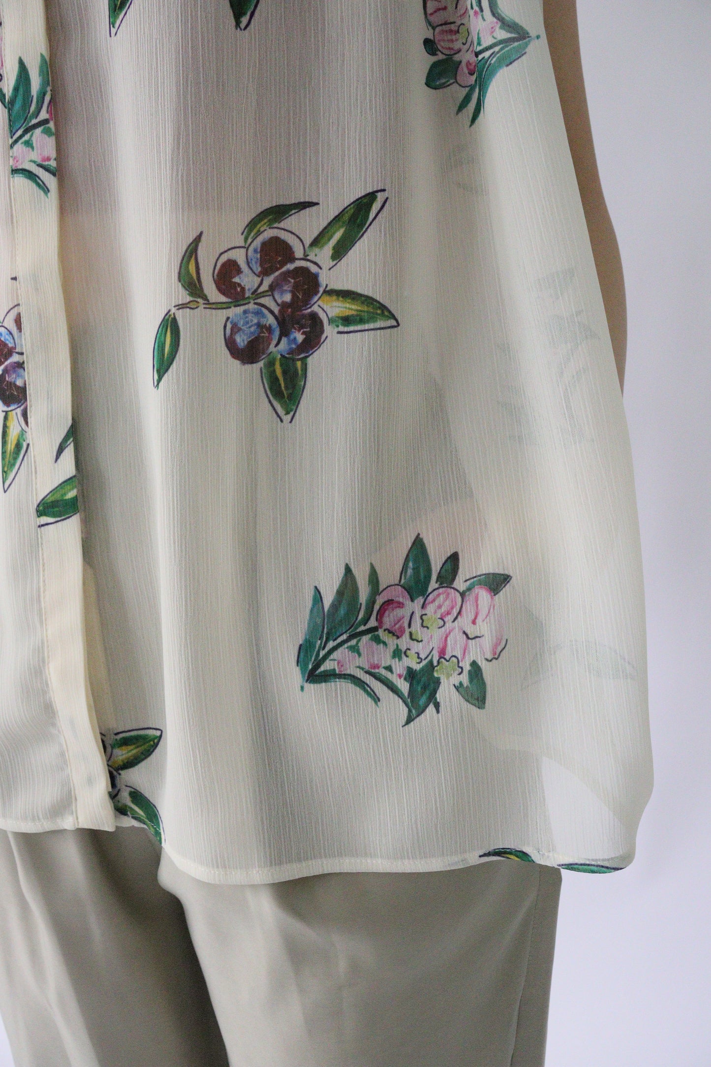 【Kazumi Doi ×ACUTA】Botanicalプリントノースリーブブラウス