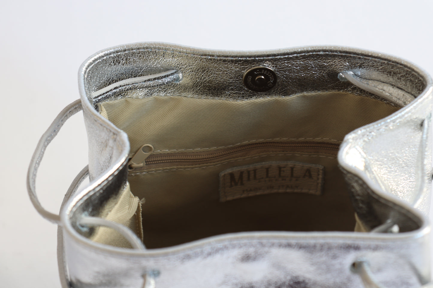 【MILLELA  FIRENZE】 巾着レザーバッグ