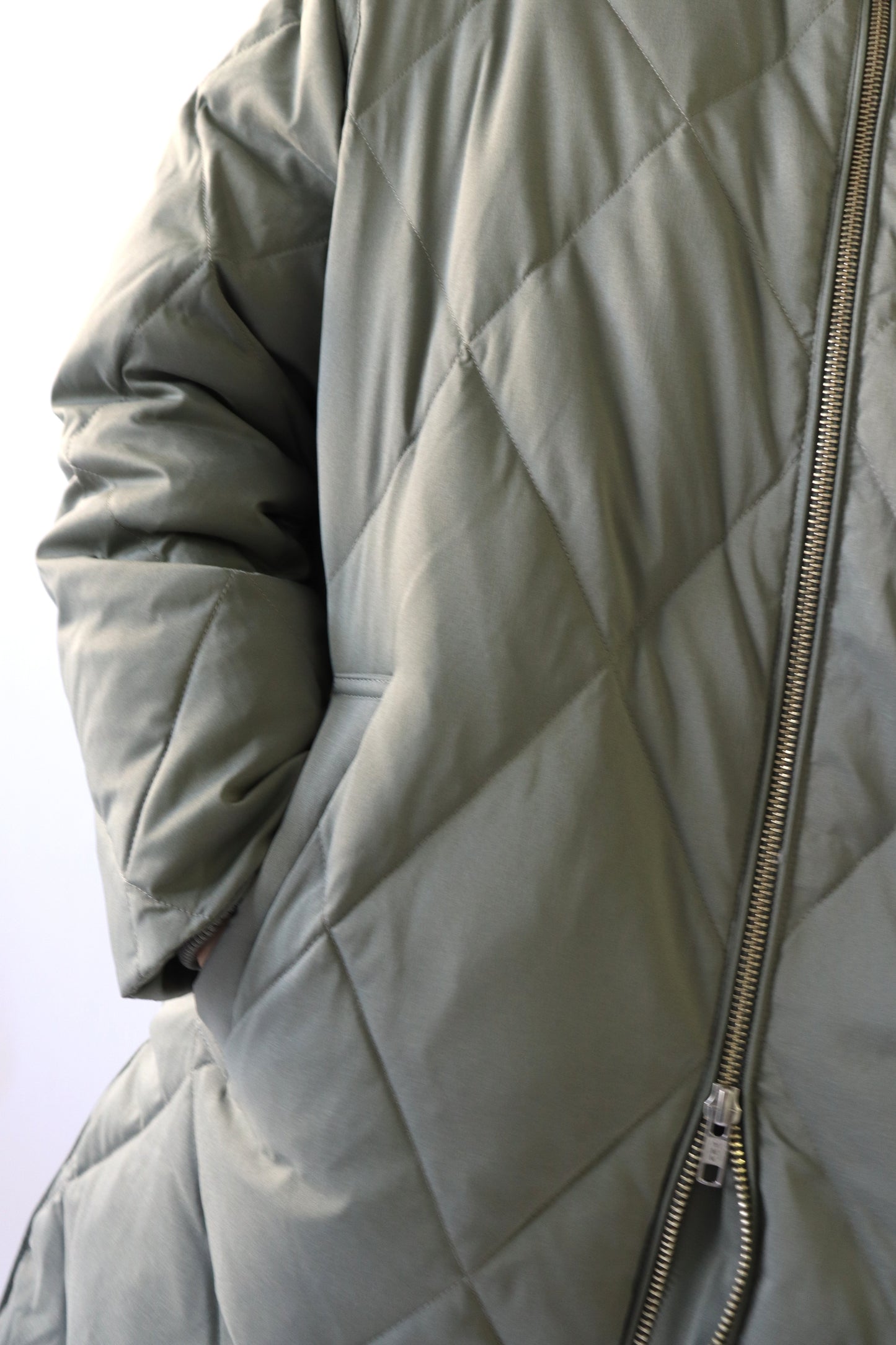 【ACUTA】ストレッチタフタ袖リブダウンコート