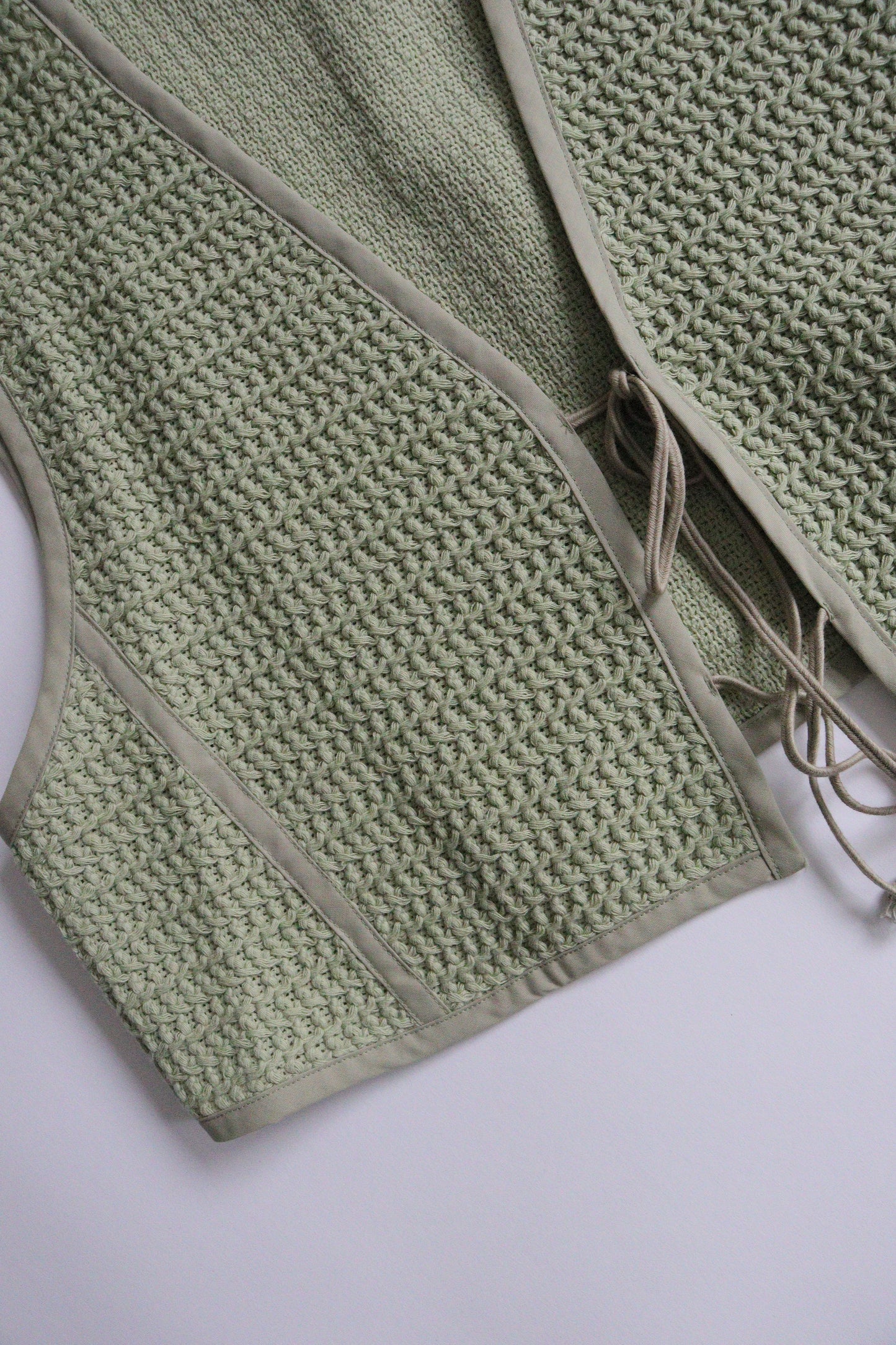 【ACUTA】ラッセルミニマルベスト