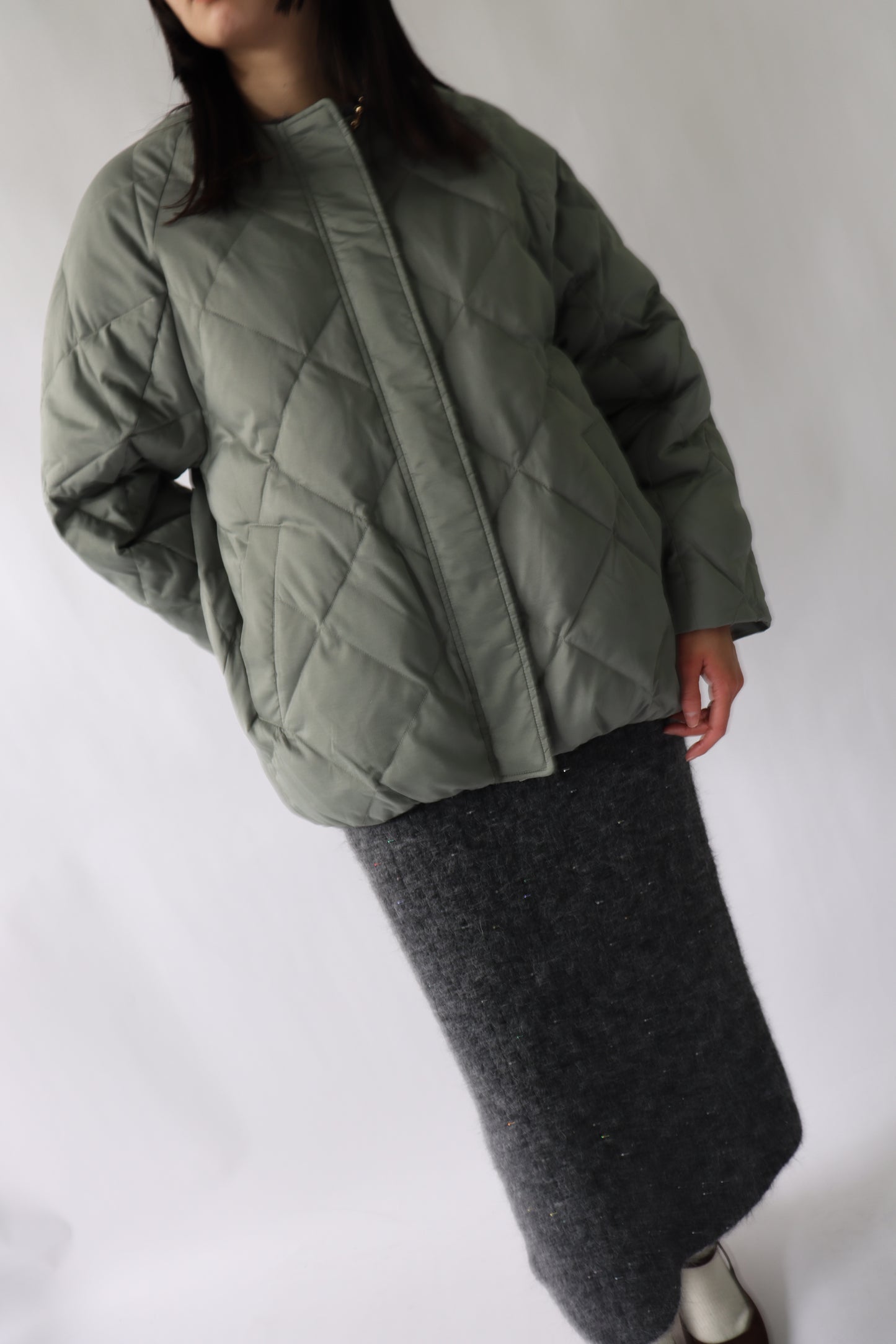 【ACUTA】ストレッチタフタバナナスリーブダウン