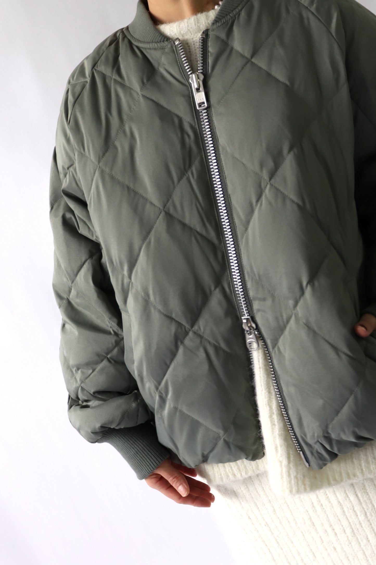 【ACUTA】ストレッチタフタショートダウン