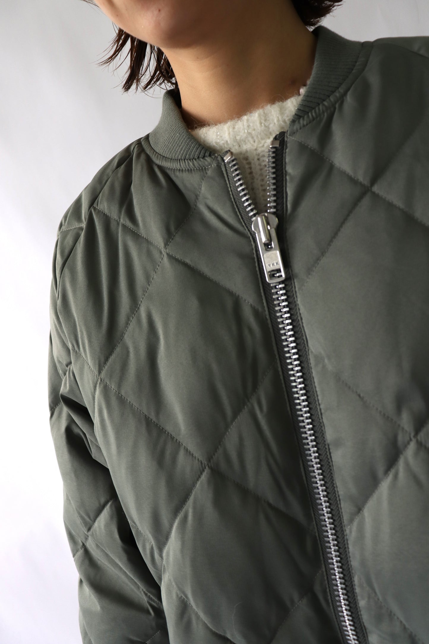 【ACUTA】ストレッチタフタショートダウン