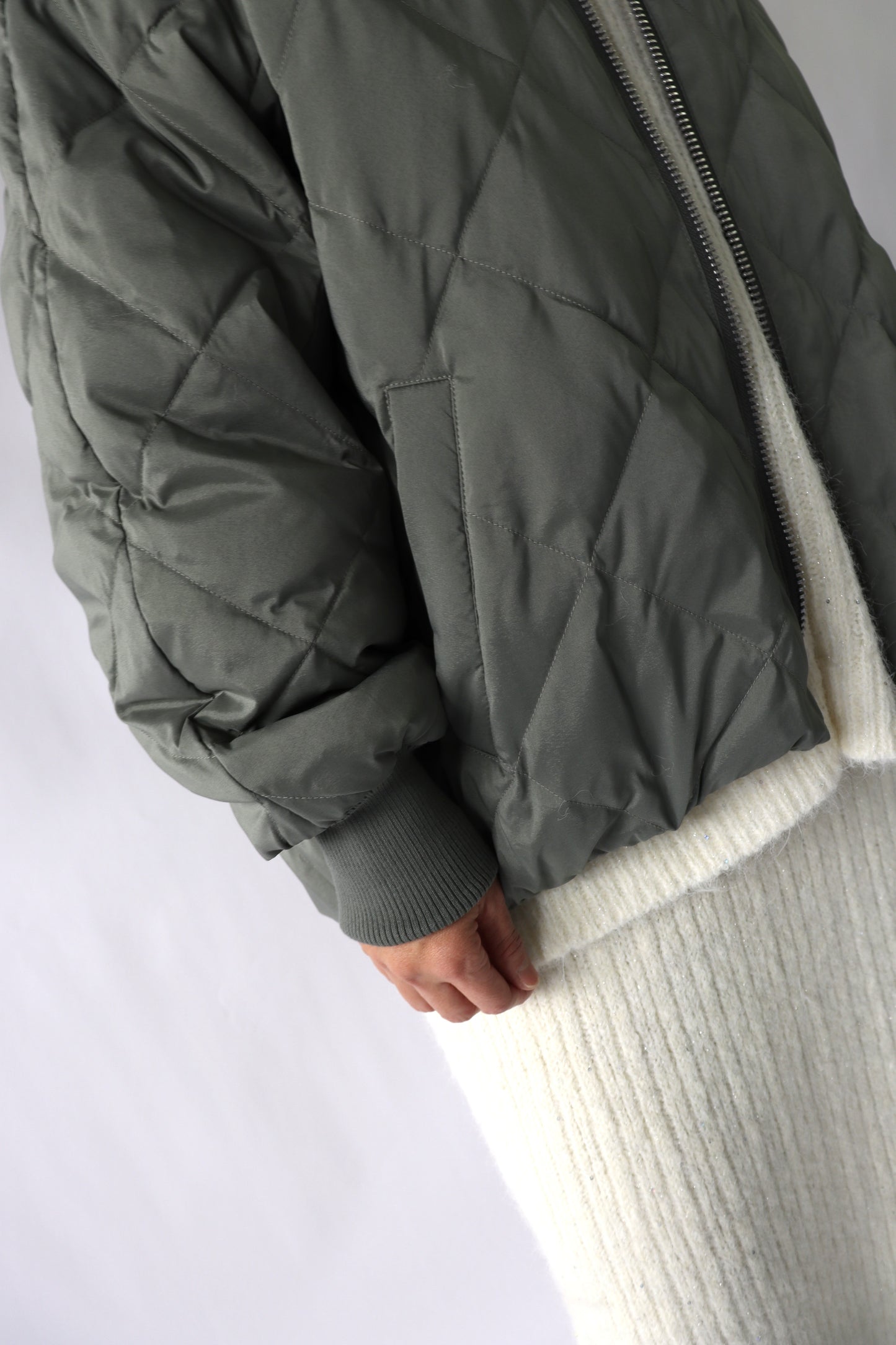 【ACUTA】ストレッチタフタショートダウン