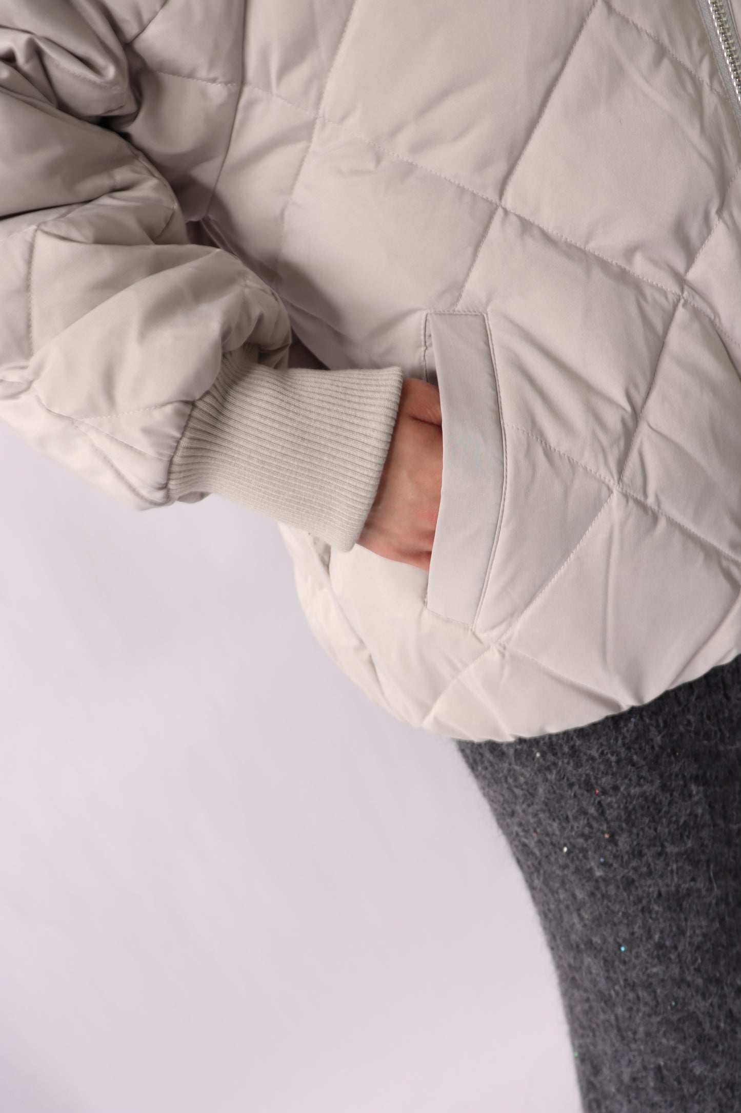 【ACUTA】ストレッチタフタショートダウン