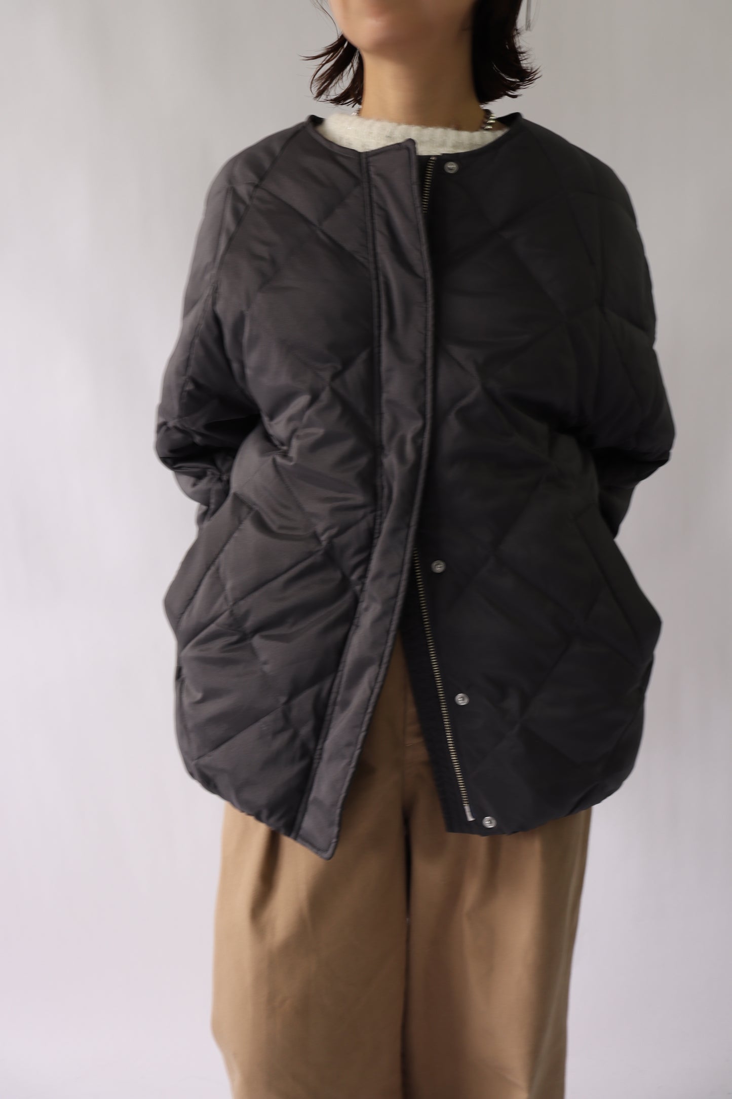 【ACUTA】ストレッチタフタバナナスリーブダウン